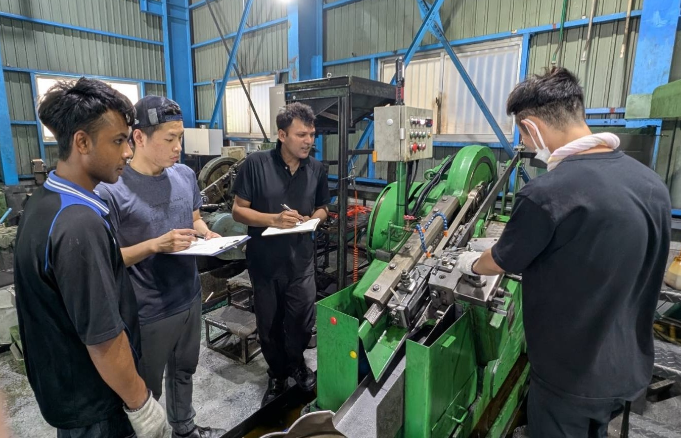 間崎ファスナー工場画像８